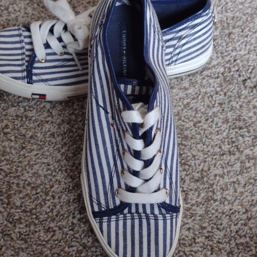 Tommy Hilfiger canvas shoes